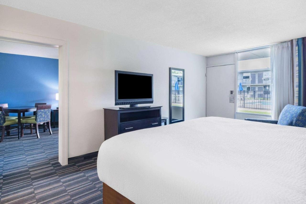 Days Inn And Suites By Wyndham Oxford Esterno foto